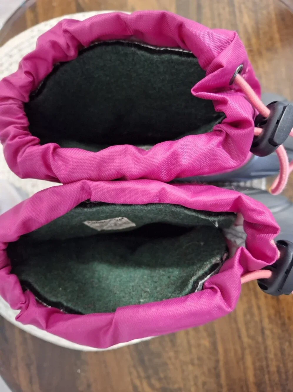 Sorel Kids Hot Pink and Black Insulated Snow Boots Size 12.